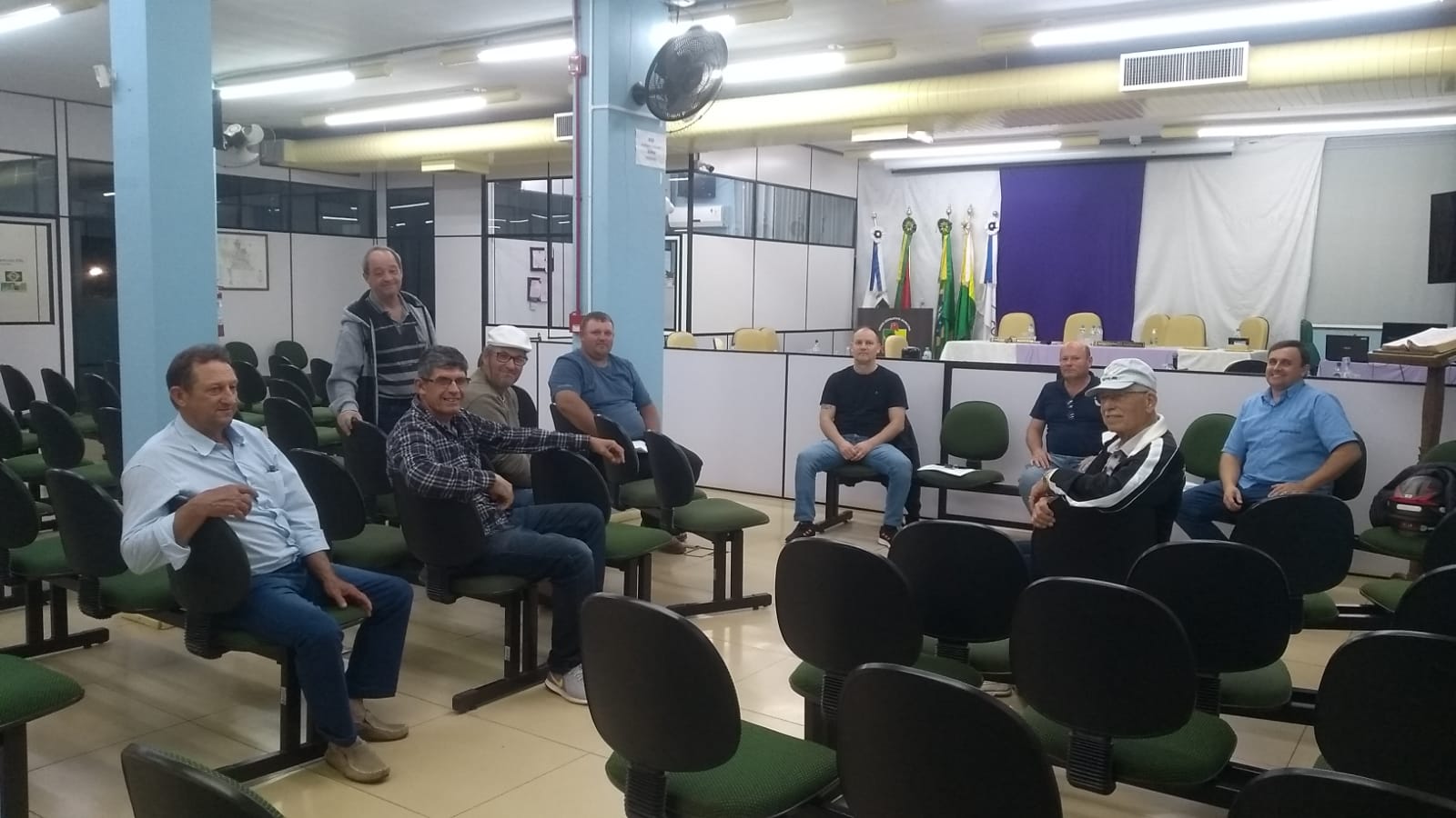 Apicultores giruaenses reuniram-se em importante encontro promovido pelo Governo Municipal   